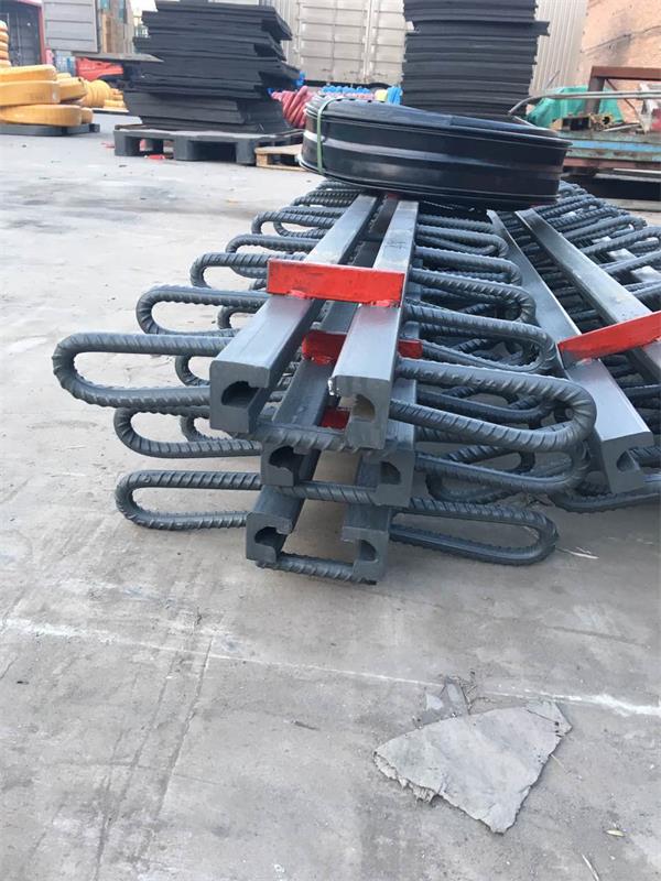 公路桥梁伸缩缝