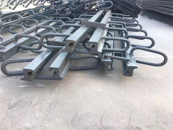 公路桥梁伸缩缝