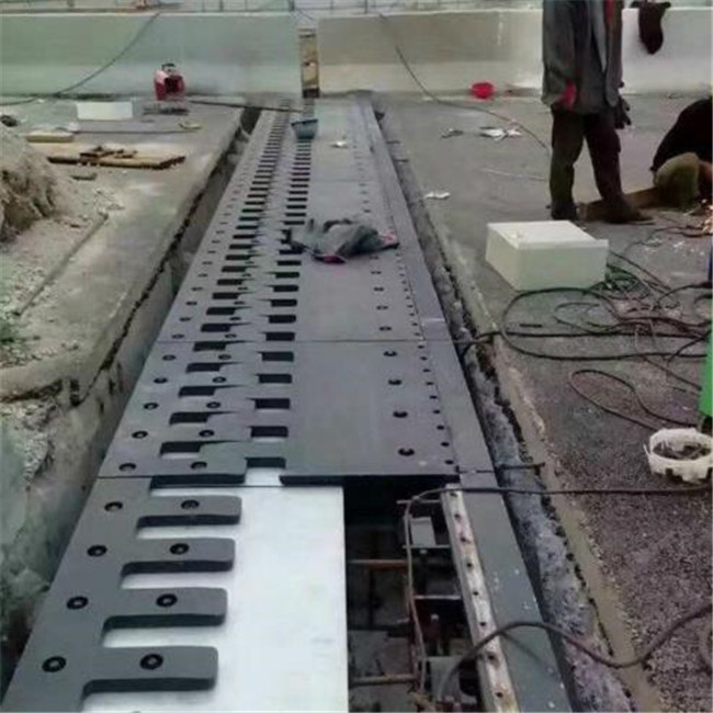 gqf桥梁伸缩缝.jpg