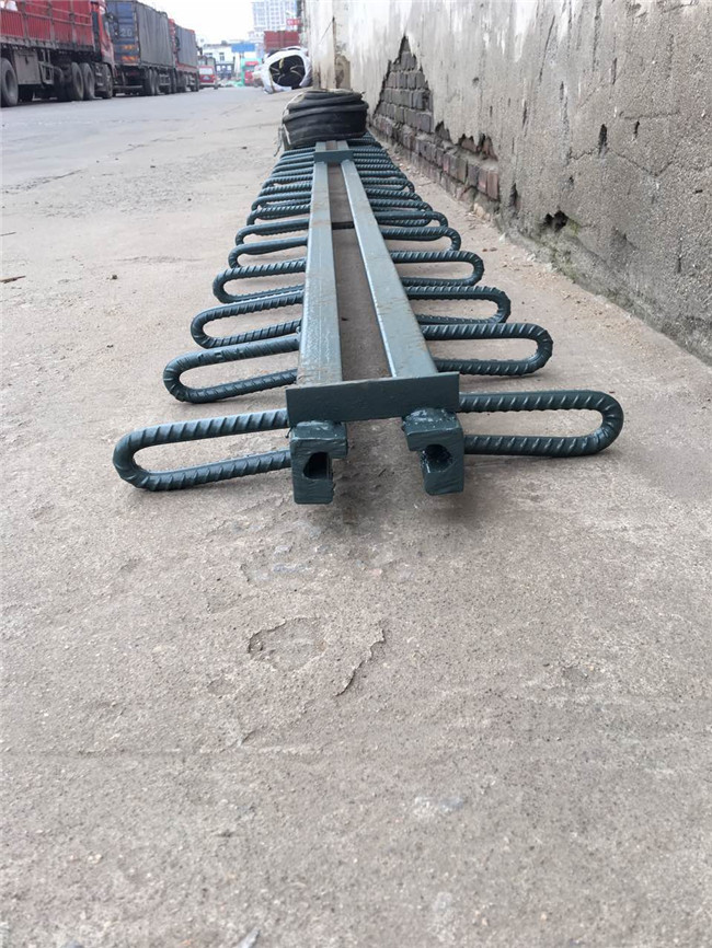 GQF公路桥梁伸缩缝.jpg